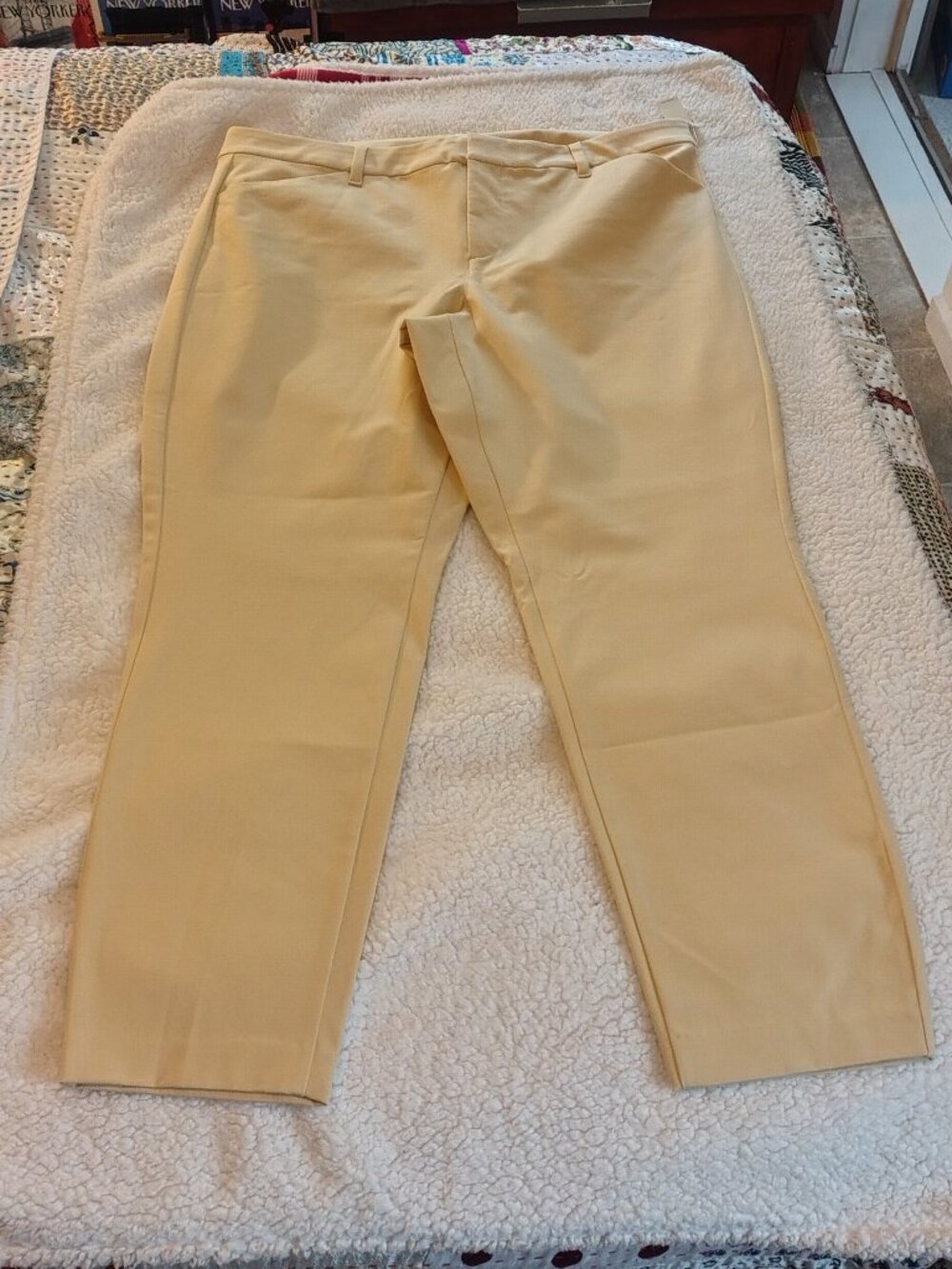 BNWT Old Navy Pixie Skinny Pants in soft butter yellow